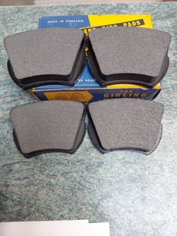 Front Brake Pads (Per Axle) P4/P5