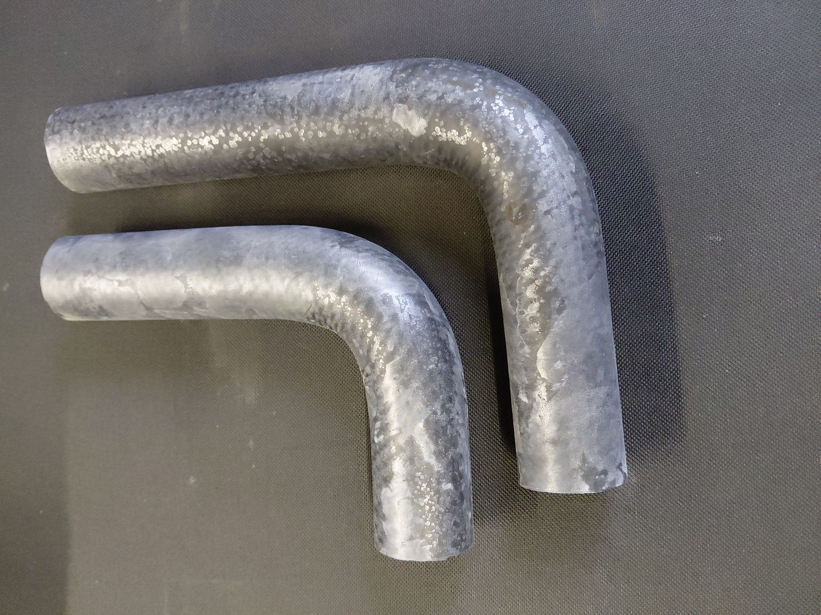 Top and Bottom Cooling Hoses In Smooth Finish