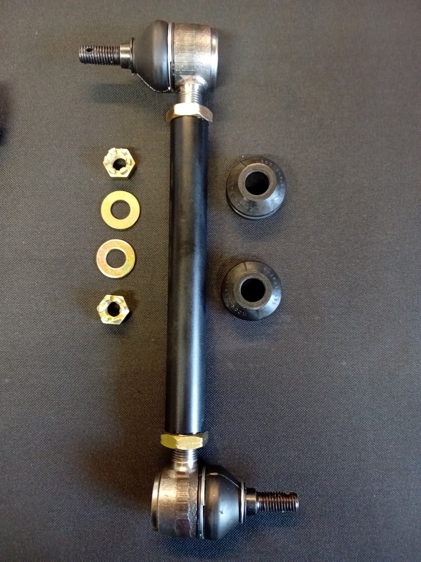 Outer Steering Link RH/LH Side Heavy Duty with Polyurethane Dust Boots Back by Popular Demand Machined from Solid Bar